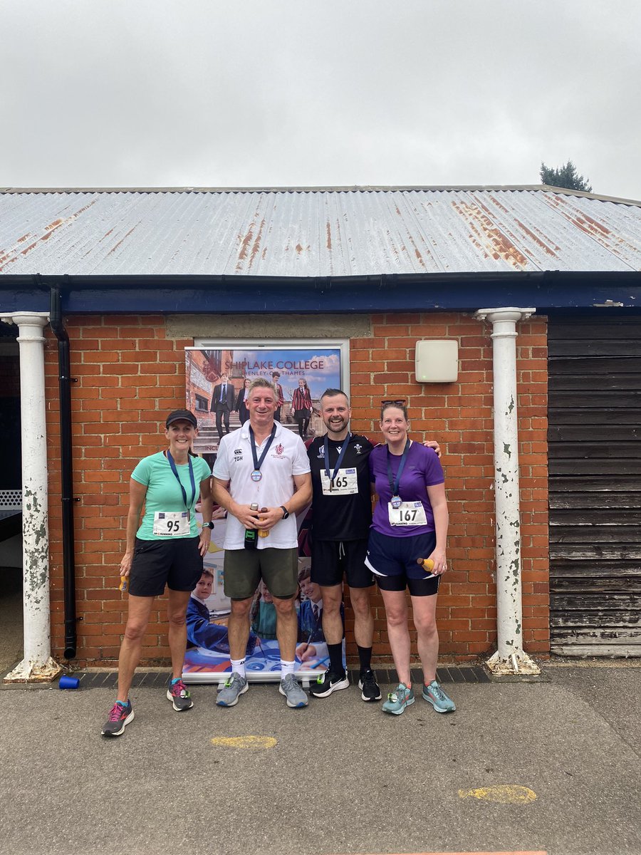 ShiplakeHM's tweet photo. Sonning Common Primary inaugural 10k and sponsored by @ShiplakeCollege Old school prep: porridge and an anti inflam saw my first 10k in 10 years. Great turnout and organisation - deputy HM Mr Jones on outstanding form. See you next year! #ShiplakeCommunity #achingbody https://t.co/mp0uoZaYZB