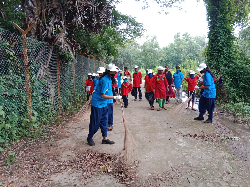 CciSeva's tweet photo. Swachhata hin sewa campaign at Seva Samaj Jabarguda CCI by all inmates and staff
@OSCPSODISHA
@WCDOdisha
@DM_Rayagada
@ https://t.co/lxzRINEkkn
