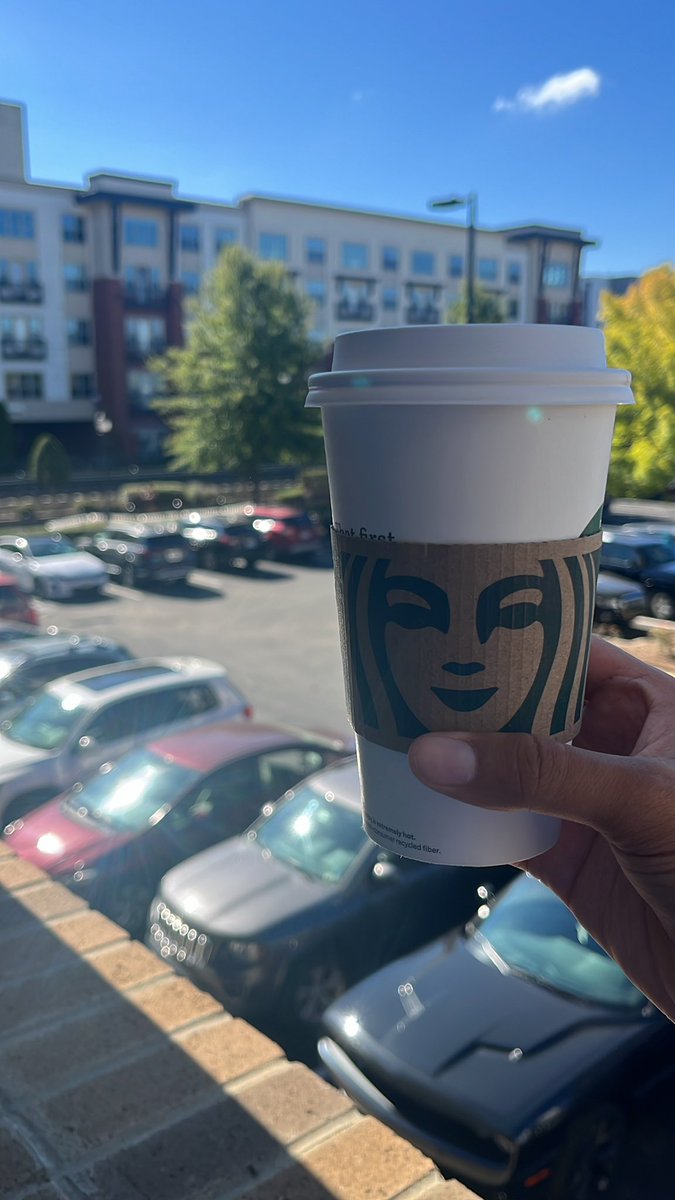 My new favorite fall drink is the apple crisp oatmilk macchiato from Starbucks! Happy October! 🍁🍂🎃 #fall #Starbucks #happyfall