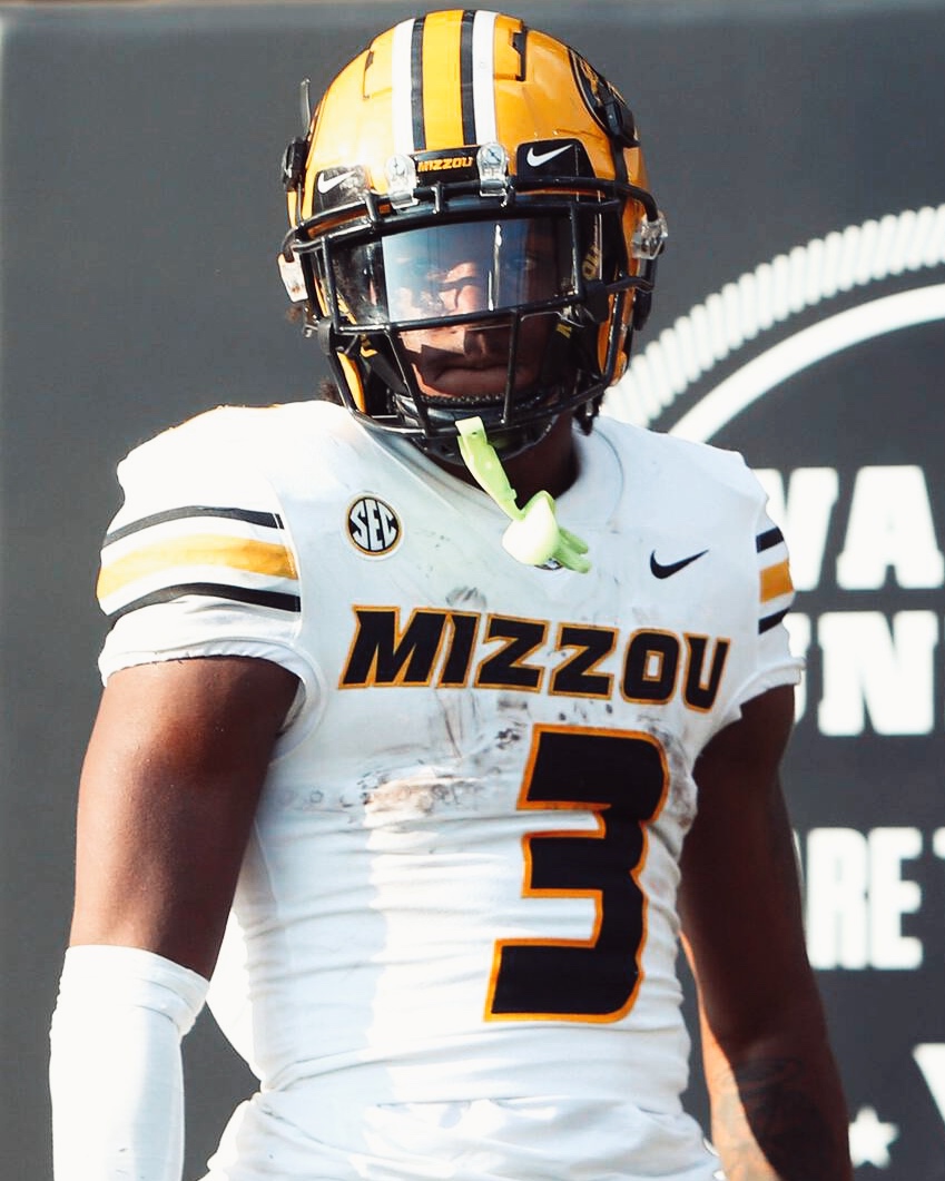 PFF_College's tweet photo. FBS Leader in Receiving Yards:

🐯 Luther Burden III: 641 Yards https://t.co/hgp48frRQQ