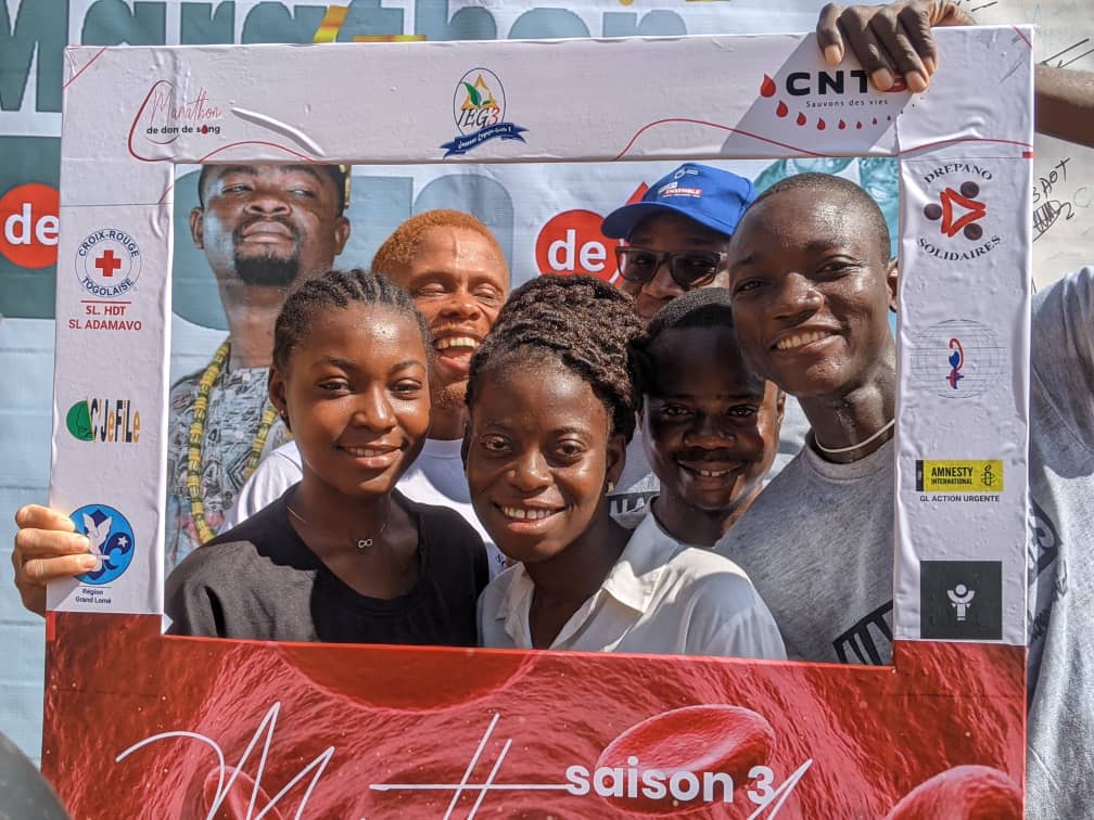 🩸 AJ met fin au moi de septembre 2023 avec un marathon de don de sang au CNTS. 🙏 Un grand merci à nos partenaires, notamment l'association 'Jeunes Engagés du Golfe 3' et le CNTS, pour leur soutien inestimable. Votre générosité fait la différence. 🌟 #DonDeSang #Solidarité #togo