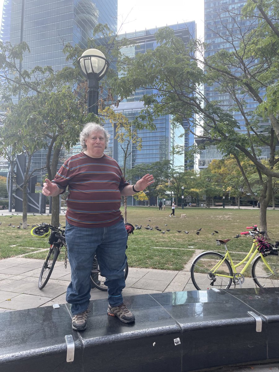 AlisonVStewart's tweet photo. Celebrating 10 years of pedestrian advocacy with @dylan_reid @LeeScottWPW @HowSenChong @inHrEye and others on an informative walk. #WalkTO https://t.co/IeaIY0Or0H