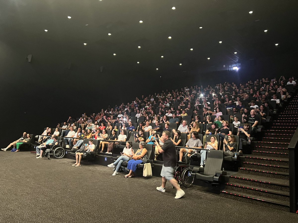 jbbaptistedavi's tweet image. 1 journée max pour faire le tour des salles toulousaines pour #3joursmax ! Malgré plus de 30 degrés, 4 salles pleines au @Kinepolis_FR #Fenouillet et @PatheCinemas #Labege! Et c est pas fini…