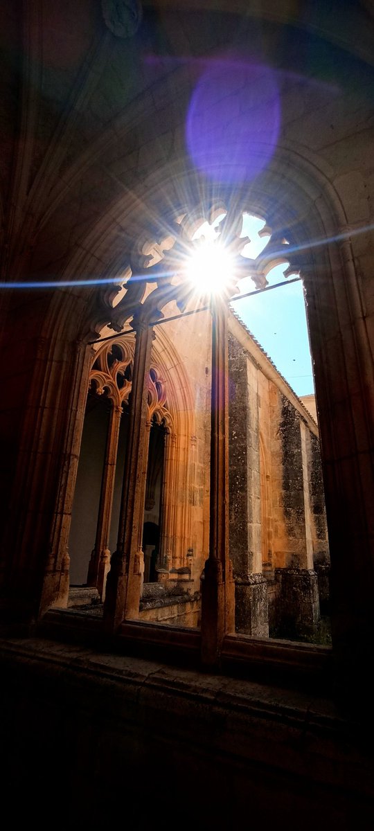 ac_snail's tweet photo. Caminando por la ribera del Arlanza, en la cuna de Castilla.

Historias visigodas con una princesa noruega y una Urraca encerrada.

#Burgos #Castilla #Dethleffs #Covarrubias https://t.co/QZh7Kq19xb
