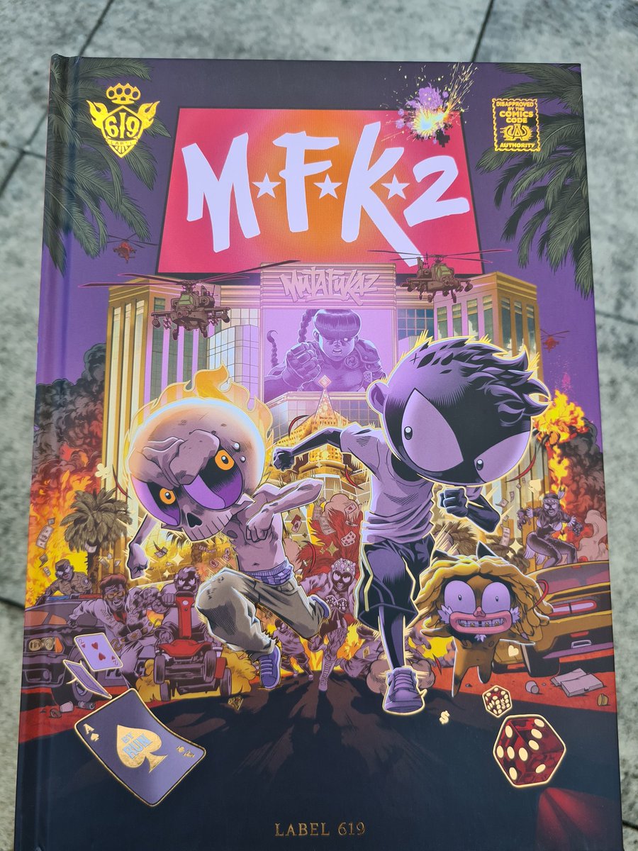 RmyJ's tweet photo. #mfk2 c'est le chocolat de la BD, c'est tellement bon qu'on veut le déguster pendant des jours, mais on n'arrive pas à s'arrêter et on le finit en one shot avec qu'une envie à la fin, c'est de recommencer
⬇️ https://t.co/3hbnHEBtyz