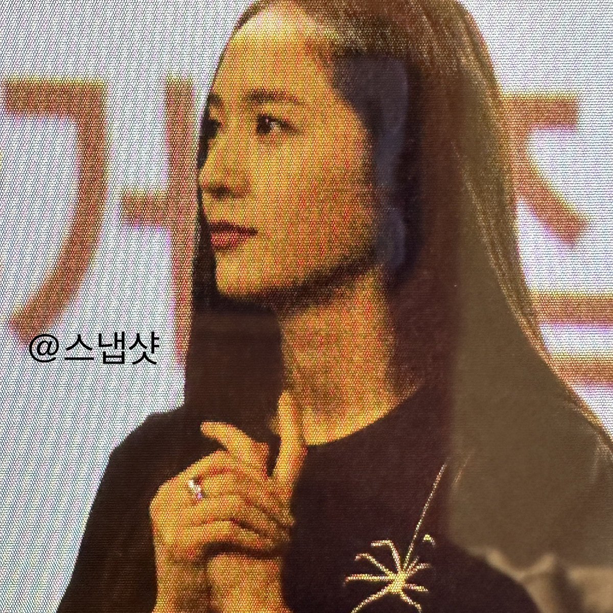 231001 #거미집 무대인사
우리 뀌욥이 여전히 뀌욥💜
#정수정 #크리스탈 #Krystal #JongSoojung