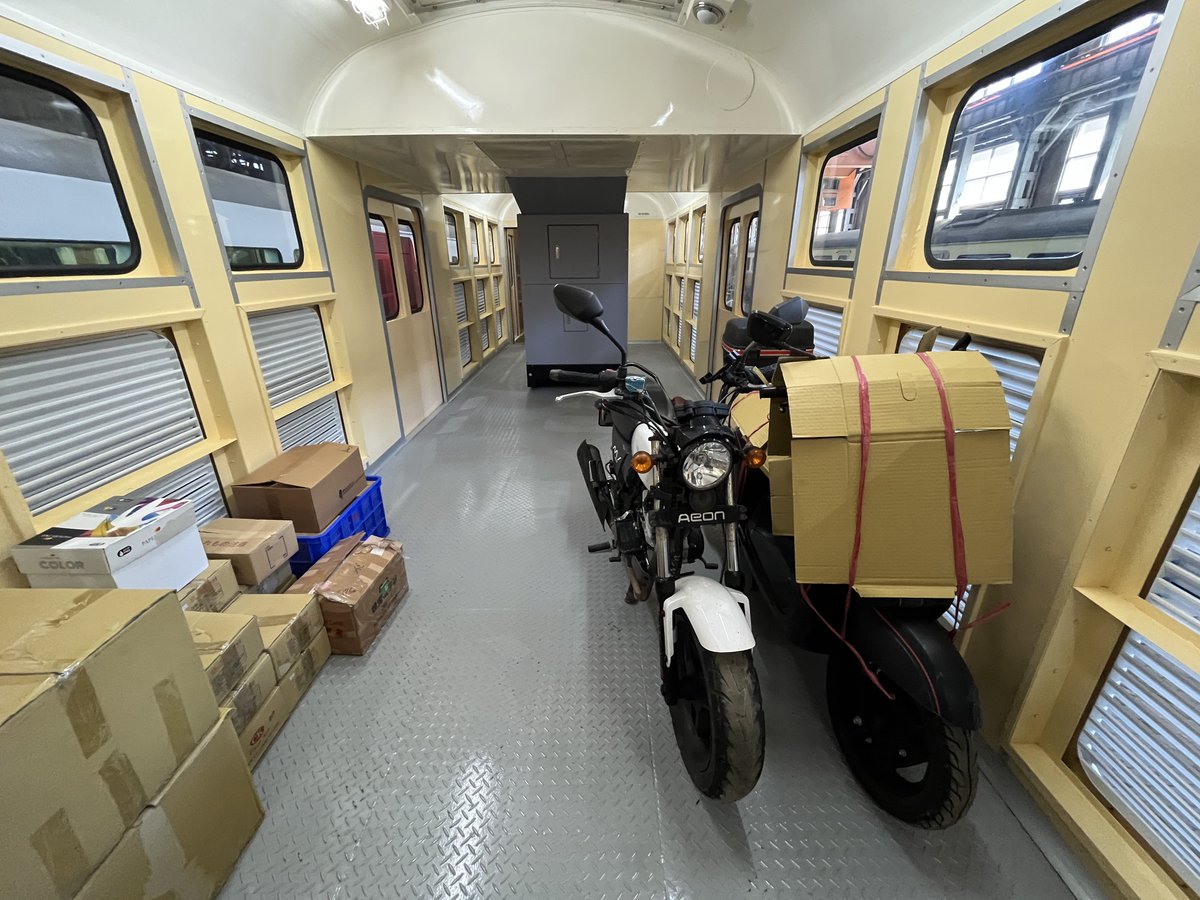2023 台湾文博会　国立鉄道博物館　荷物列車展示
最近まであった台湾の荷物列車。
新聞乗せたバイクを大量に運んでるのを思い出す。