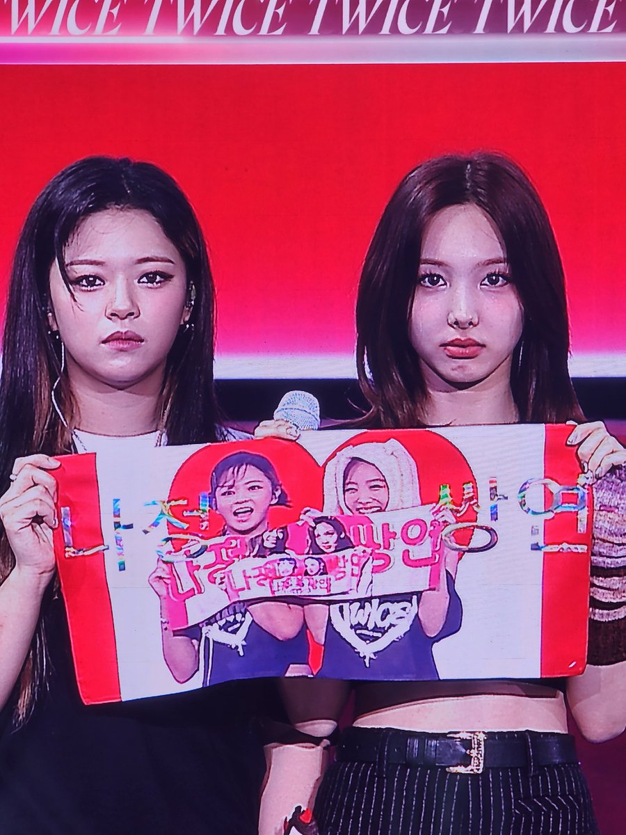deadmauMD's tweet photo. 1st pic: tapos na day 2 concert
2nd pic: "babalik kami"

#TWICE_5TH_WORLD_TOUR_BULACAN
#TWICEinPH
#TWICE_5TH_WORLD_TOUR_BANGKOK https://t.co/df1QaONdwX