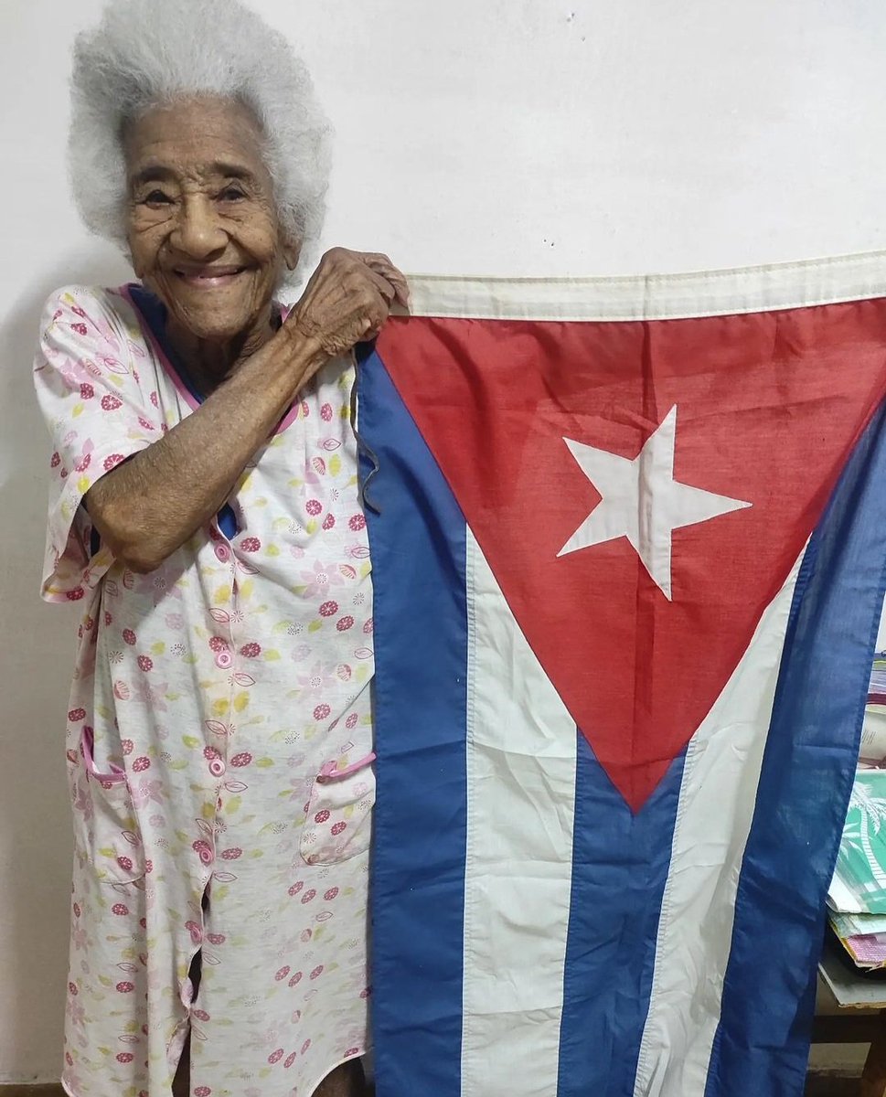 La vejez tiene sus placeres que aunque diferentes, no son menos que los placeres de la juventud.
Feliz Día Internacional del Adulto Mayor. 
🫶🇨🇺🫶🇨🇺🫶🇨🇺🫶🇨🇺🫶🇨🇺🫶
<a href="/MINSAPCuba/">Ministerio de Salud Pública de Cuba</a> <a href="/SaludDPinar/">Dirección General de Salud_Pinar Del Río</a> <a href="/PresidenciaCuba/">Presidencia Cuba 🇨🇺</a> <a href="/ArgudinMilagros/">Dra. Milagros Valdespino Argudin</a> <a href="/Belkyspcr/">Belkys PC 🇨🇺</a> <a href="/CubacooperaGb/">CubaCoopera Guinea Bissau</a> <a href="/cubaengb/">Embajada de Cuba en Guinea Bissau</a> <a href="/WongCorrales/">Luis Armando Wong Corrales</a>