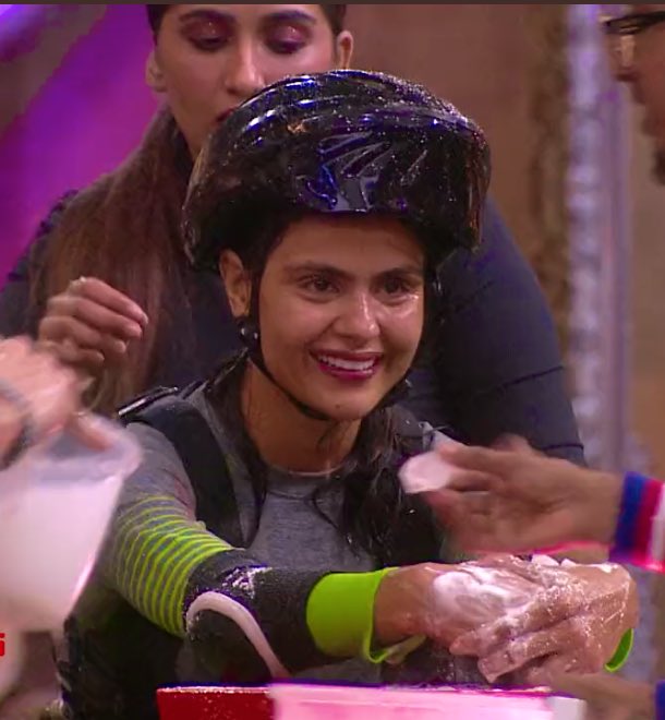 Unstoppable girl

1 YR OF PRIYANKA BB ERA 
1 YR OF PRIYANKIT IN BB