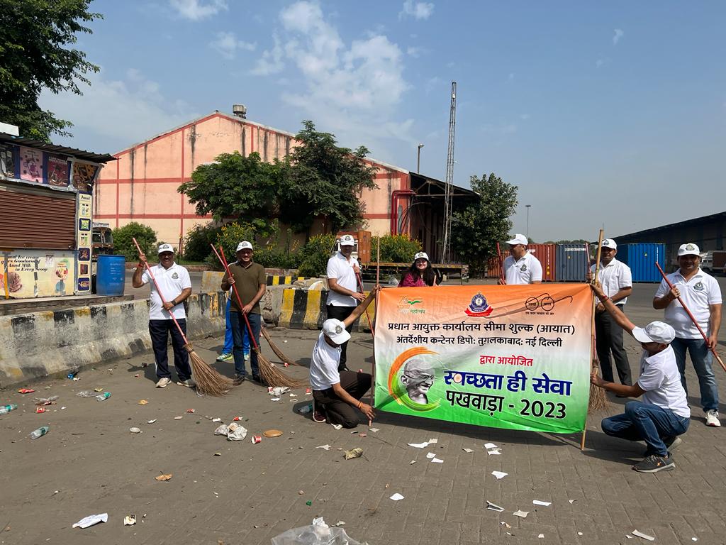 Cleanliness Drive  through *SHRAMDAAN AND JAN BHAGIDARI* conducted on 01.10.2023 at 9:30 am in the ICD TKD Import Shed.