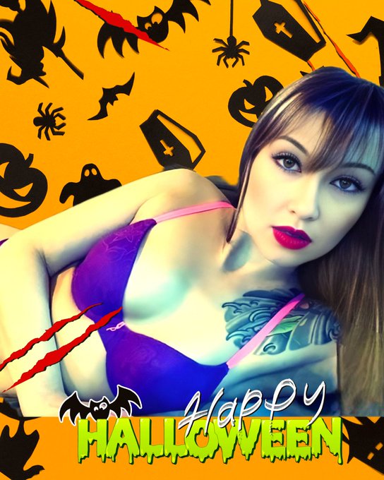 It's finally October 🙌 https://t.co/BPzZO7A17P<a href="/tag/realloyalfans"class="tags"><span>#realloyalfans</span></a>