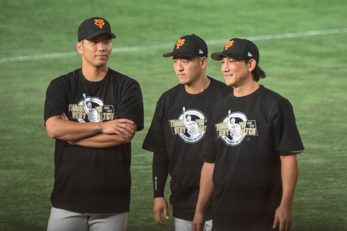 ruZGGLLVpauaT00's tweet photo. 熱男Tシャツの捕手組
＃小林誠司
＃大城卓三
＃岸田行倫 https://t.co/OJplzIdUsF