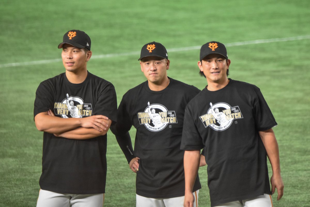 ruZGGLLVpauaT00's tweet photo. 熱男Tシャツの捕手組
＃小林誠司
＃大城卓三
＃岸田行倫 https://t.co/OJplzIdUsF