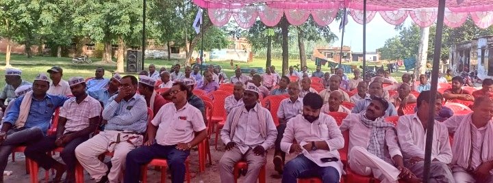 DinesaApa's tweet photo. आज AAP पंचायत प्रकोष्ठ के गांव चलो अभियान कार्यक्रम के तहत आजमगढ़ जनपद के सगड़ी विधानसभा के सहनुपूर गांव के लोगो से पंचायत प्रकोष्ठ के प्रदेश अध्यक्ष श्री विनय पटेल जी ने जनसंबाद किया गय���।इस मौके पर प्रांतीय अध्यक्ष श्री राजेश यादव जी और सैकड़ों साथी उपस्थित रहे।
@VinayPatelAAP https://t.co/N8vTqufYZ5