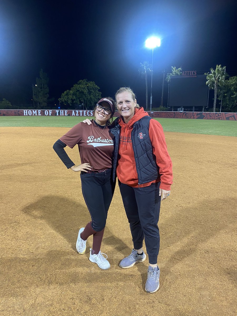 GiannaTuso2026's tweet image. Thank you so much @AztecSoftball for the amazing camp yesterday! Thank you @StaceyNuveman @CoachCurly_ and the entire SDSU staff and players! #aztectribe @OcbatbustersL @coachalyssarazo