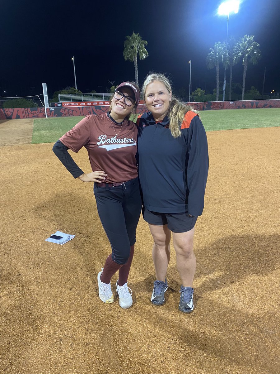 GiannaTuso2026's tweet image. Thank you so much @AztecSoftball for the amazing camp yesterday! Thank you @StaceyNuveman @CoachCurly_ and the entire SDSU staff and players! #aztectribe @OcbatbustersL @coachalyssarazo