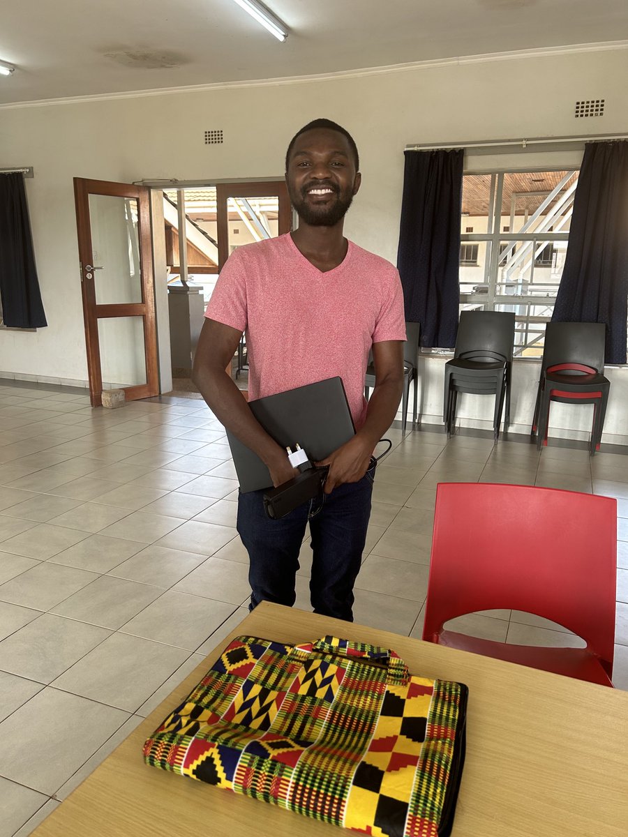 💻💼👩‍💻LAPTOPS
This year we have distributed 12 laptops to students in our community. Wherever possible we aim to give students a laptop (secondhand) to help in their studies. This enables them to continue studying during blackouts &amp; study independently after libraries have closed