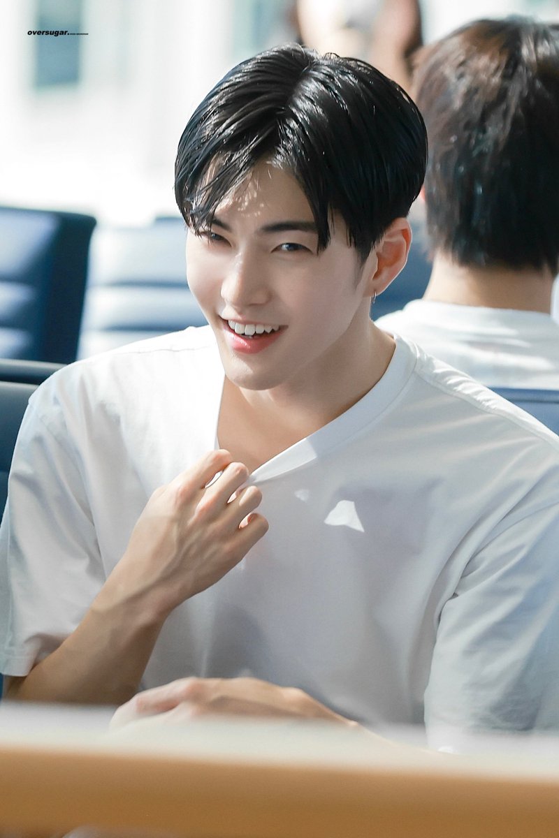 oversugar1002's tweet image. ㅎㅅㅎ🧡🫧

#승한 #SEUNGHAN #라이즈 #RIIZE