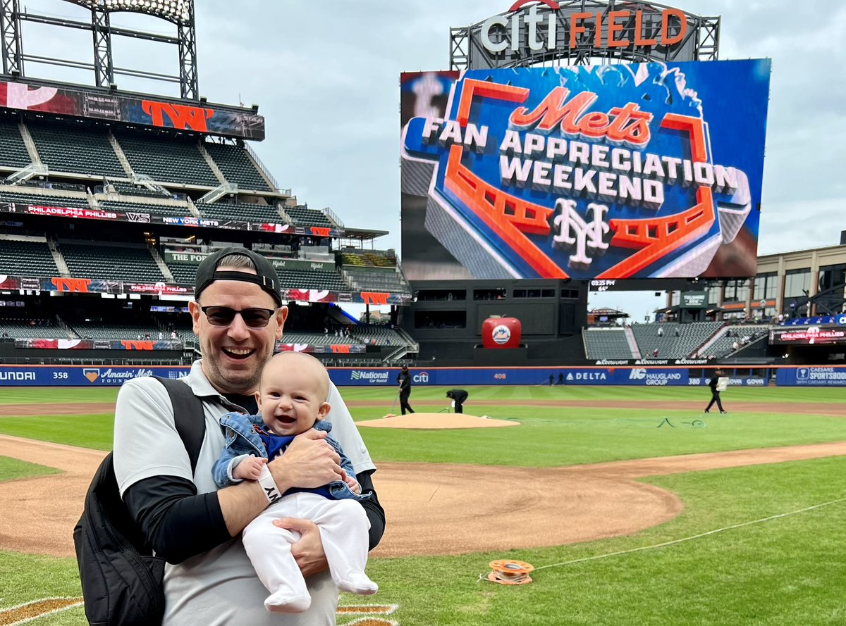 My last games of 2023 were also Eloise’s first games of her life. It was a tough season for all but a storybook ending for me, being able to share the greatest job in the world with my girls. Thanks to the greatest fans for your love and support. See you in ‘24! #LGM #EJC #PALife