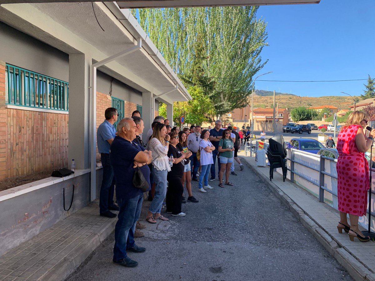 Hoy hemos estado en #Utrillas junto al Movimiento de Acción Rural (MAR)  para reclamar mejoras en la #SanidadPública y, en concreto, en la #AtenciónPrimaria de la Comarca Cuencas Mineras.

La sanidad pública se defiende!
