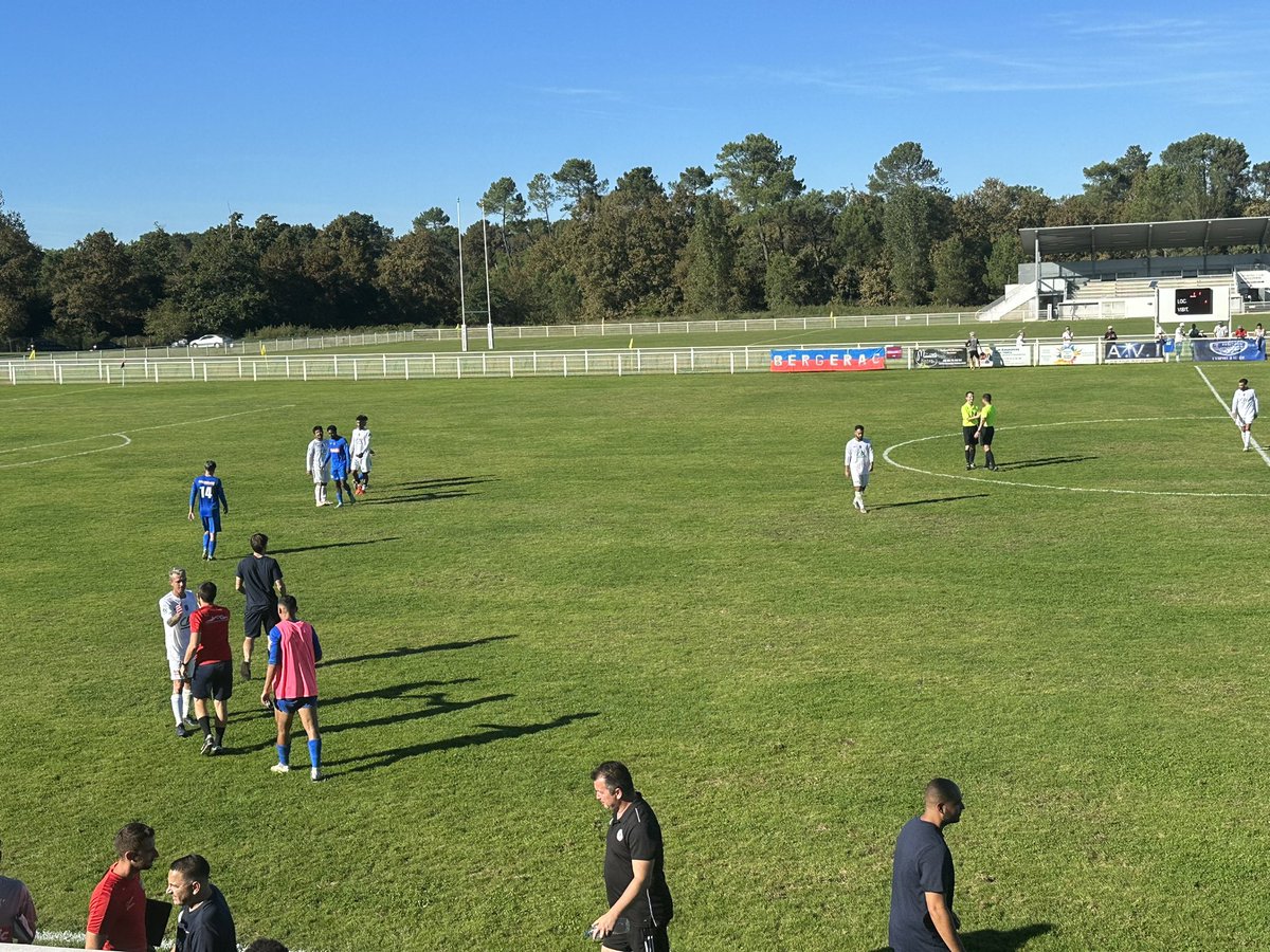 CFBPFC's tweet photo. C’est fini à mont de marsan où sous une chaleur harassante le @BPFC24 se qualifie 0/3! En route vers le 5 eme tour @coupedefrance ! https://t.co/iTLj1zOGjW