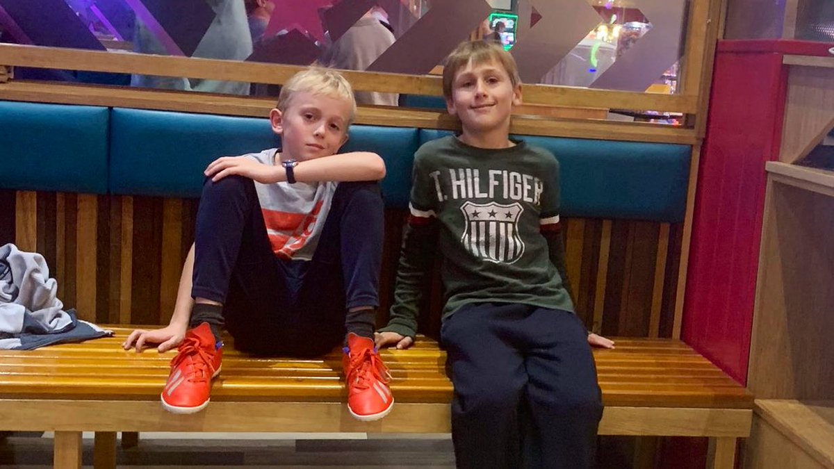 SFSOxford's tweet image. Lots of fun at Oxford’s @HollywoodBowlUK this afternoon #ILoveBoarding #BoardingWeekend  #bowling