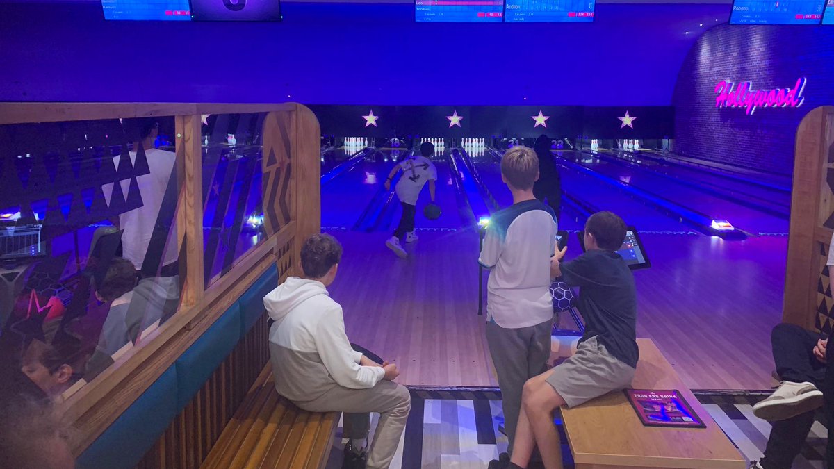 SFSOxford's tweet image. Lots of fun at Oxford’s @HollywoodBowlUK this afternoon #ILoveBoarding #BoardingWeekend  #bowling