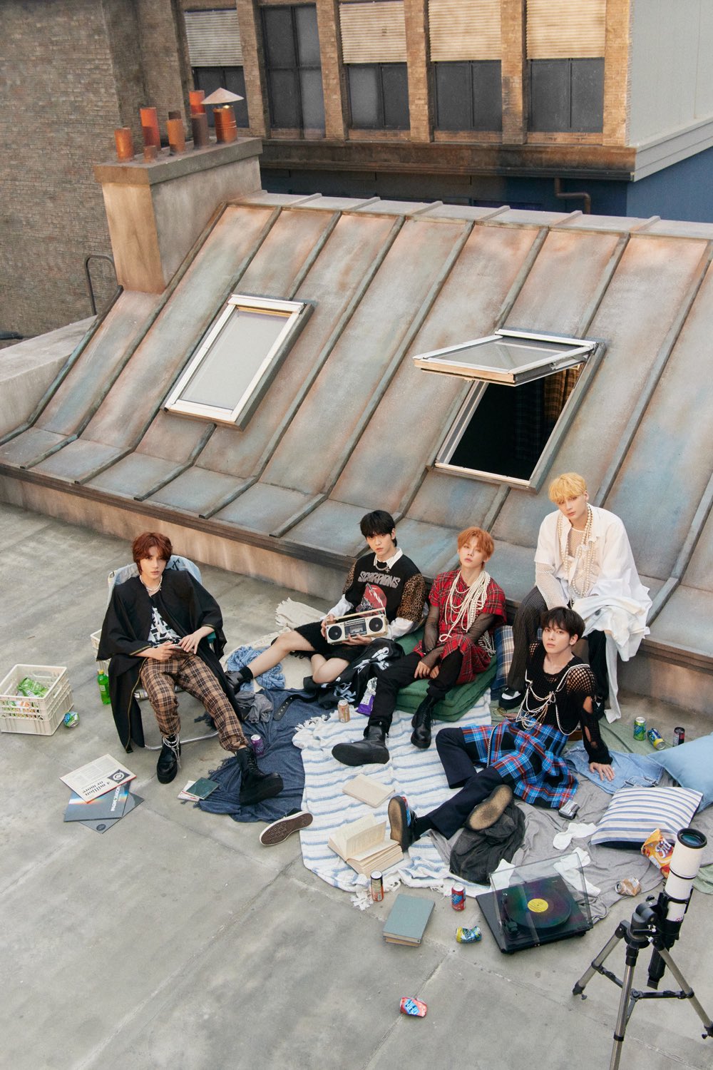 F7XNuO9a0AAsY_l?format=jpg&name=large