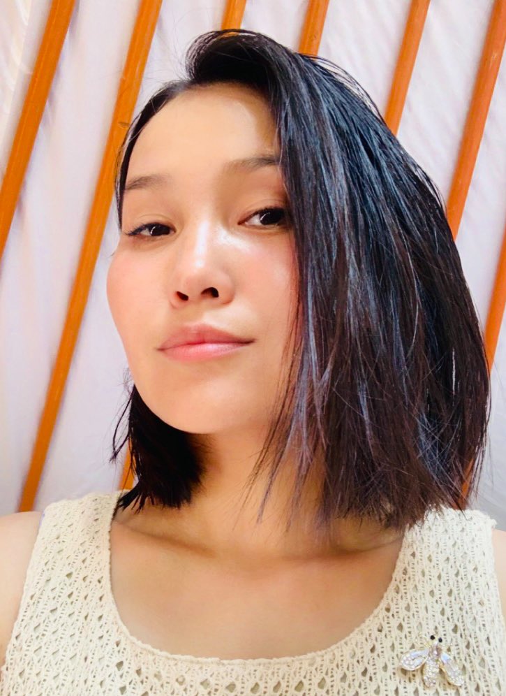 Та нар чинь ямар аймаар #токсик юм бэ! Эр эмгүй хүчирхийлэгчид юмаа. Энэ их хэрүүл, тэмцэл, үзэн ядалт дунд яаж амьдардаг байна аа? Твиттерт удвал би лав хүнээ байх юм байна. Бүгдэд чинь сонголт мэргэн байхыг ерөөгөөд сонгууль өнгөртөл твиттерээс гарлаа. Баяртай! #ХөдөөнийХүүхэн