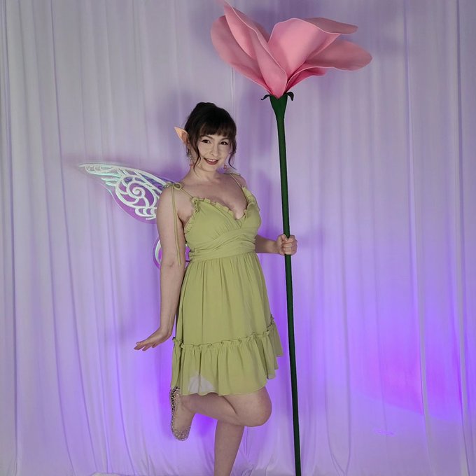 Happy October ✨️🧚&zwj;♀️ https://t.co/Y0txxs5qkS