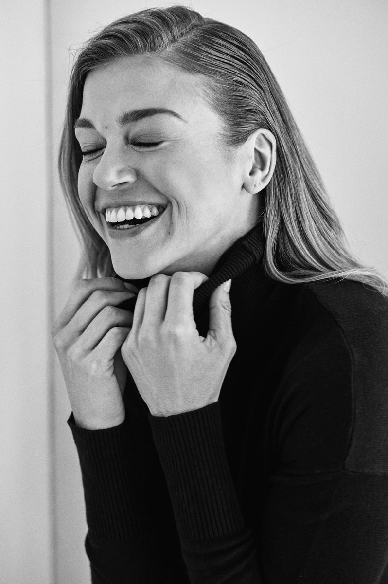 Pretending it’s not 90 degrees in Austin so I can finally get in the fall mood! #SweaterWeather 🧣🧡🍁