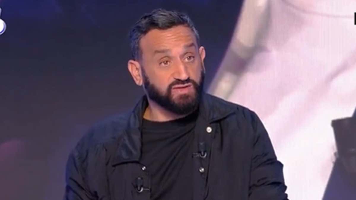 BB37000_Parodie's tweet photo. 🔴Alerte info

Hanouna violemment agressé par un contrôleur d’un TGV Lyon - Paris.

Après enquête, l’agent lui a juste demandé son billet de train poliment, avec une phrase contenant un sujet, un verbe et un complément. https://t.co/bWM48vMdVy