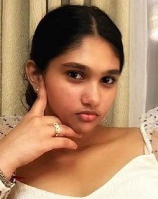 ungalsanam's tweet photo. Youngest contestant so far! Welcome #jovikavijayakumar . Iv met her and my 1st impression was that she seemed very level headed & composed for her age.
Her nervousness on stage was obvious but hope she feels at home soon.
Good luck #contestant9
#BBTamilSeason7
#biggbosstamil7 @disneyplusHSTam @vijaytelevision @LittletalksYt #vimarsanam