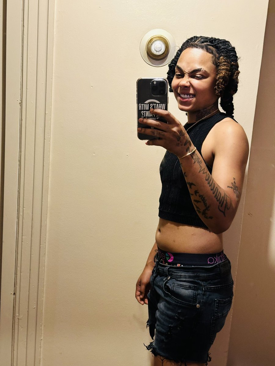 k_mack1028's tweet photo. Dat pretty mf ๐ฎโ๐จโค๏ธ #prettystud https://t.co/nt7h67NvlK