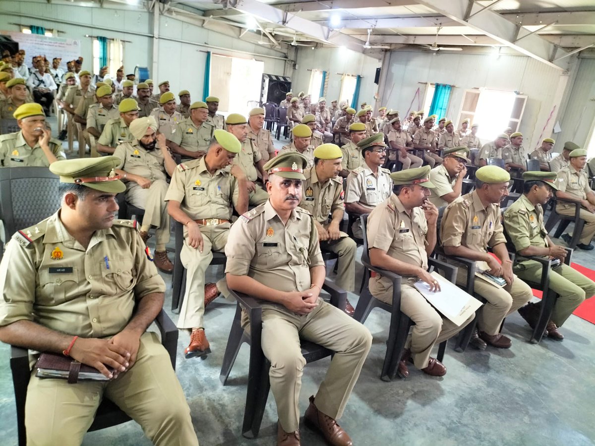 दिनांक 29.09.2023 को वाहिनी मुख्यालय पर सेनानायक महोदय की अध्यक्षता में सैनिक सम्मेलन/दलनायक/जोनल गोष्ठी का आयोजन कर जवानों की  समस्याओं का निराकरण किया गया तथा जवानों को बैंक ऑफ़ बड़ोदा पुलिस सैलरी पैकेज के विषय में अवगत कराया गया I