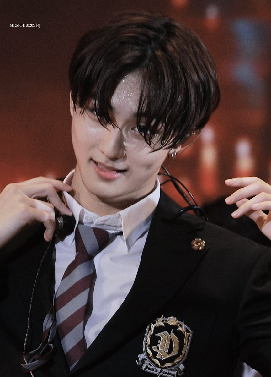 หล่อ
Handsome
잘생겼다
ハンサム
Đẹp trai
超级帅
pogi
guapo
សង្ហា
bello
आकर्षक
ganteng
အရမ္းခန္႕တယ္
Knap
Yakışıklı
Bonito
gutaussehend
красивый
Przystojny
وسيم جدا
kacak
schön
όμορφος
kjekk
সুদর্শন
komea
snygg
згодан