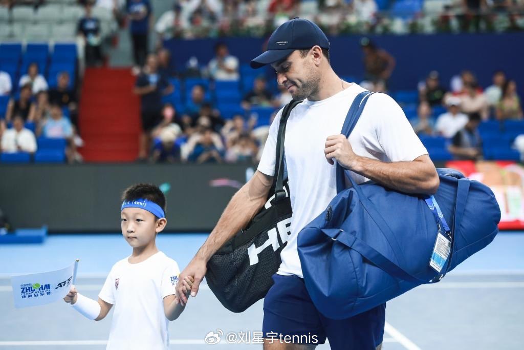 Davai_Aslan's tweet photo. These photos show why I always say Aslan is a wonderful person 🤗🥹❤️

@AsKaratsev | #ZC23 https://t.co/zGsY4EHuDy