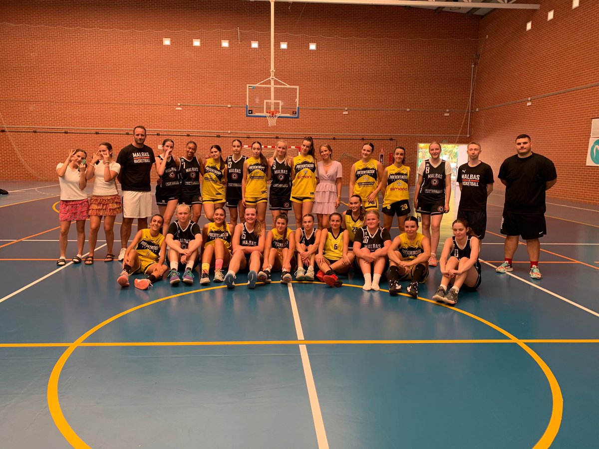 CDPresenGranada's tweet photo. 🇪🇸🤝🇸🇪 Que alegria jugar contra nuestro club amigo!!
Muchas gracias por la visita!! Deseando ir a Malmo ✈️ 😁
@MalbasB 

What a joy to play against our club friend!!

Thank you very much for the visit!! Looking forward to going to Malmo ✈️ 😁
💛🖤 https://t.co/xqeatbR1LM