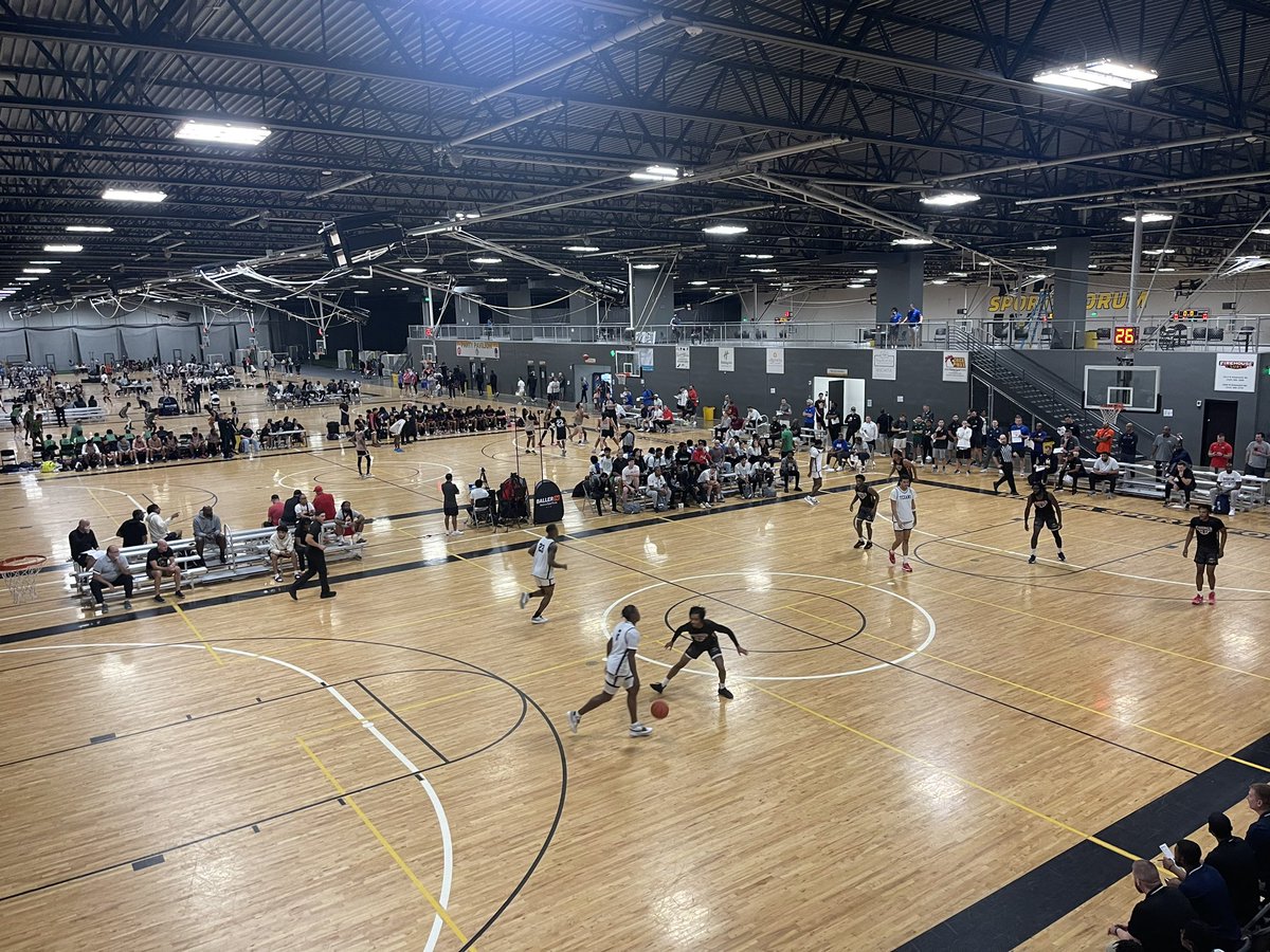 Underway for Day 2 of the All-American Jamboree in Wichita. Tons of college coaches in the building already for the first set of games. @JUCOShowcase