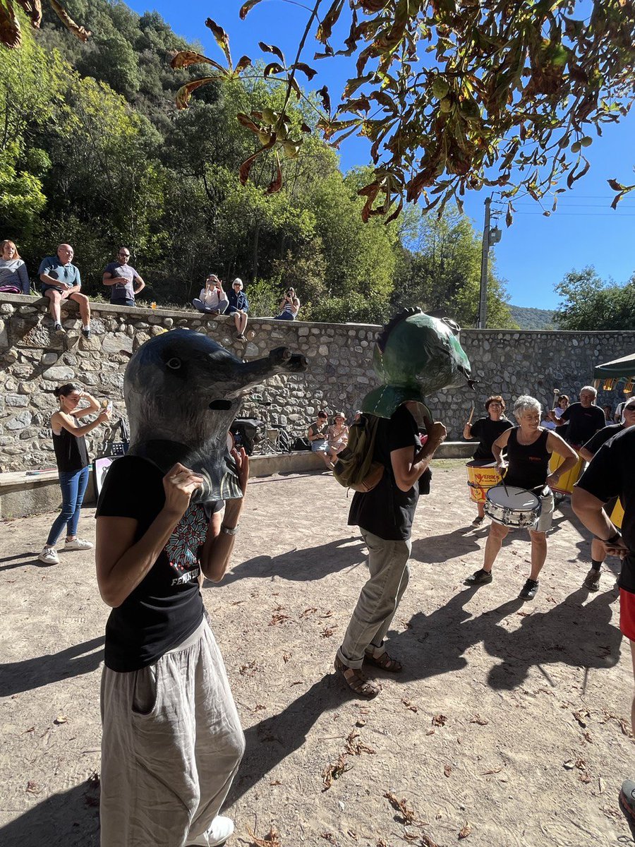 CasalConflent's tweet photo. El @CasalConflent ha organitzat avui una festa de germanor a #Ballestavia!
Hi som tots!
@LluisPuigGordi
@JuliaTaurinya
@RayGallon  #JaumeForest
#Nyerros #Pallagos #Desmanyacs #Natura #Cultura #cuina #tradició  #Kamishibai #Llibres #excursions #Canigo https://t.co/RgW2LQ1H6L