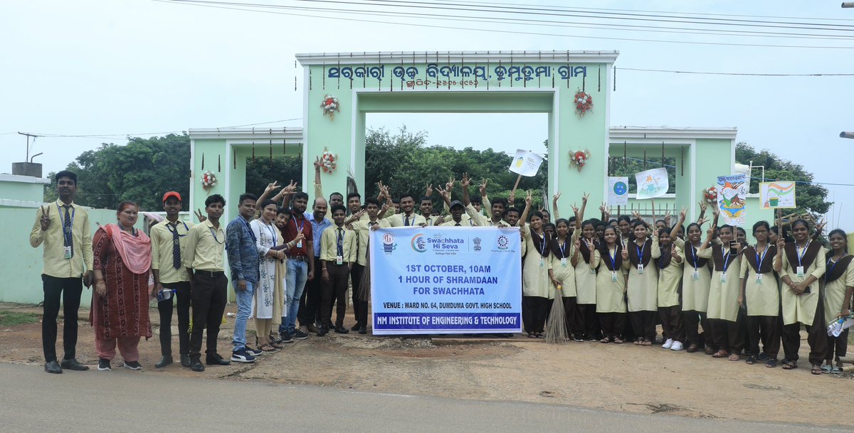 nmietbbsr's tweet photo. #ShramdaanForSwachhata at Bhubaneswar's Dumduma Ward No. 64 by students and staff of NMIET today.
#GandhiJayanti2023 #Swcchabharat
#SwachhataHiSeva #MassCleanliness
#BhubaneswarGarbageFree #Bhubaneswar #GarbageFreeIndia #Cleanindia #GovtofIndia #Nmietofficial https://t.co/BOH1cTBvQb