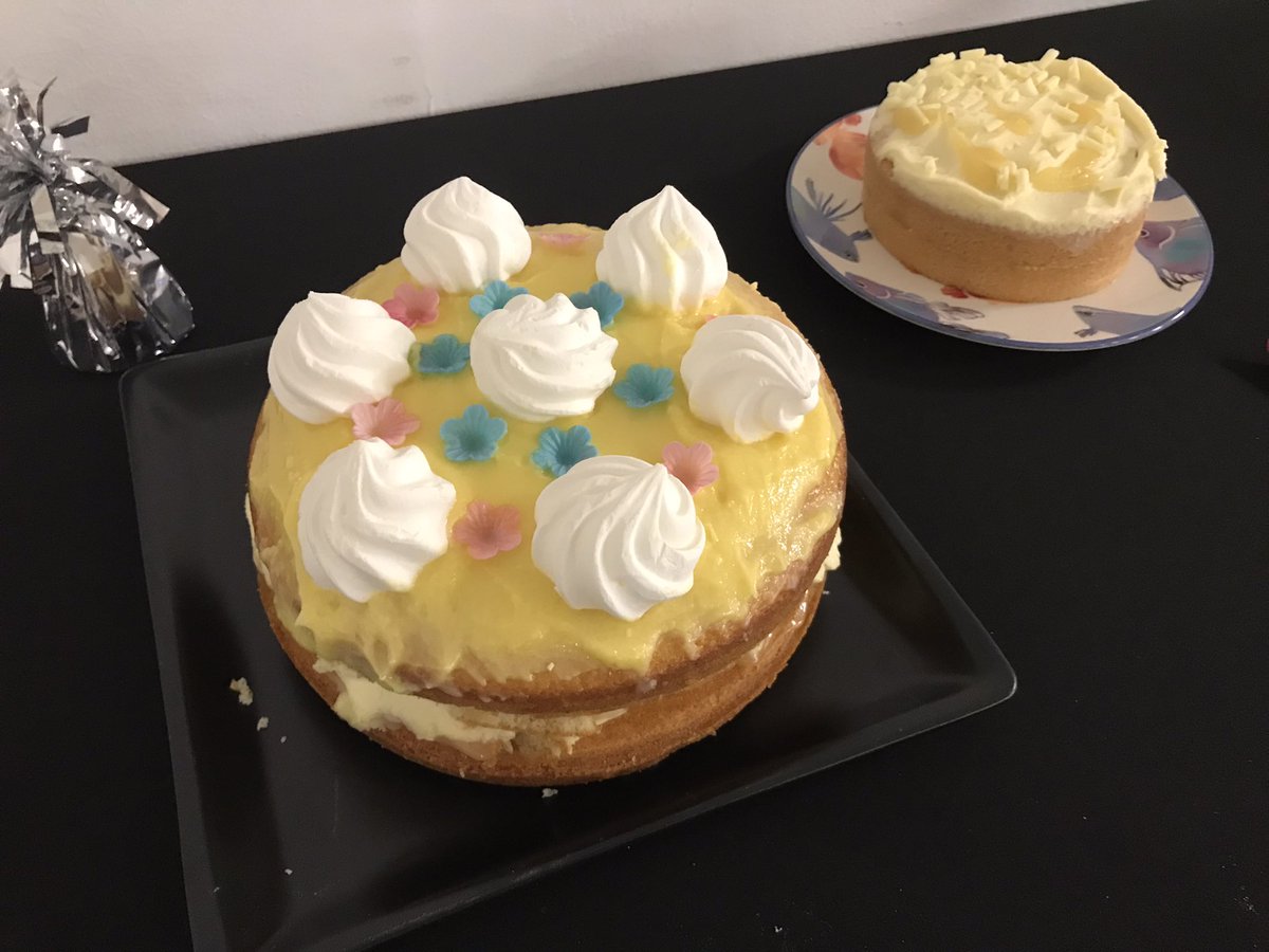 SilverSundayUK's tweet photo. Tea and cake being served at a packed #SilverSundayUK at Lillington Gardens Community Centre with LALGRA in Pimlico ☕️ 🍰 Enjoy! @CityWestminster https://t.co/FVgbvBoBlc