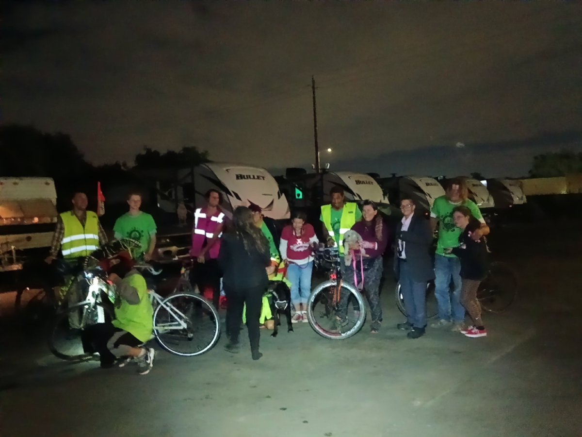 shomelessunion's tweet photo. #CampResolution thanks to the many folks who came out to open mic! Shared space with us yesterday! Ill Get out some pictures later today. Our wood street folks made it last night around midnight safely! https://t.co/2JUDc1h74I