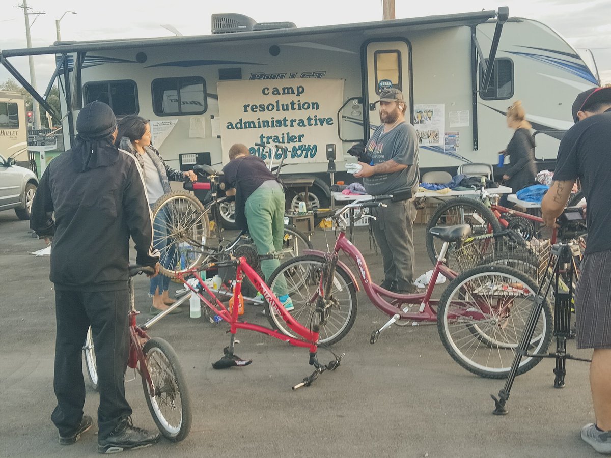 shomelessunion's tweet photo. #CampResolution thanks to the many folks who came out to open mic! Shared space with us yesterday! Ill Get out some pictures later today. Our wood street folks made it last night around midnight safely! https://t.co/2JUDc1h74I