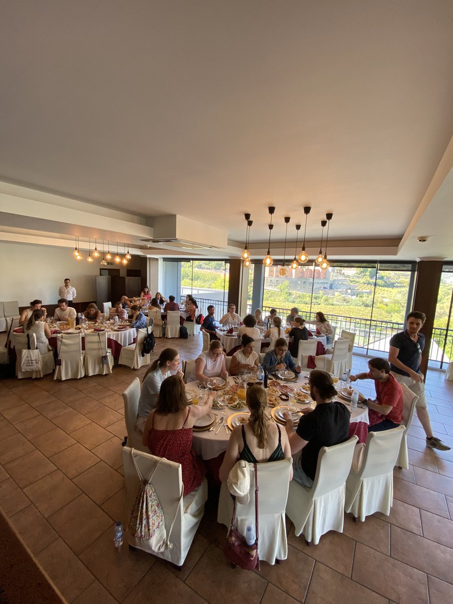 📍Lunch time in #PesodaRégua 😋
#Douro 🤩