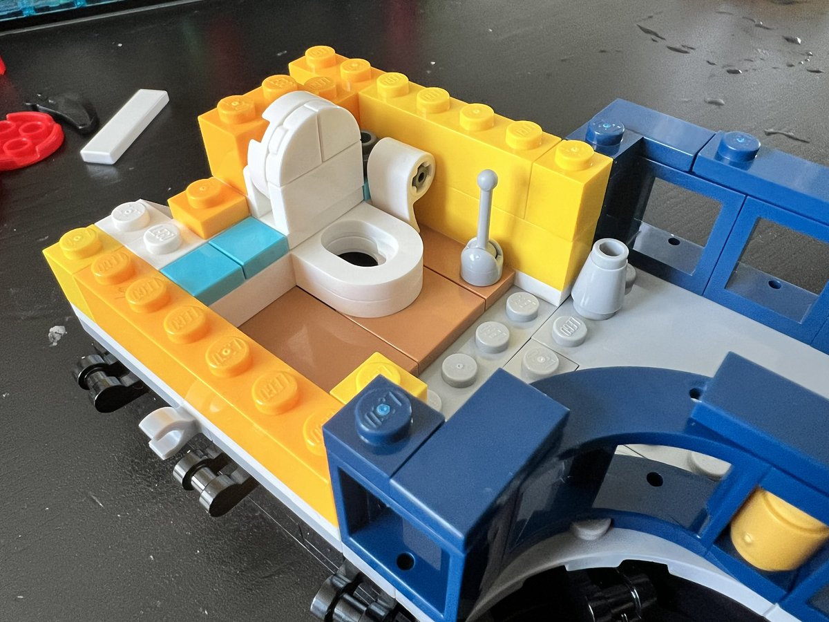 MsDaniMendus's tweet photo. Tiny toilet https://t.co/v3rXdkfvnY
