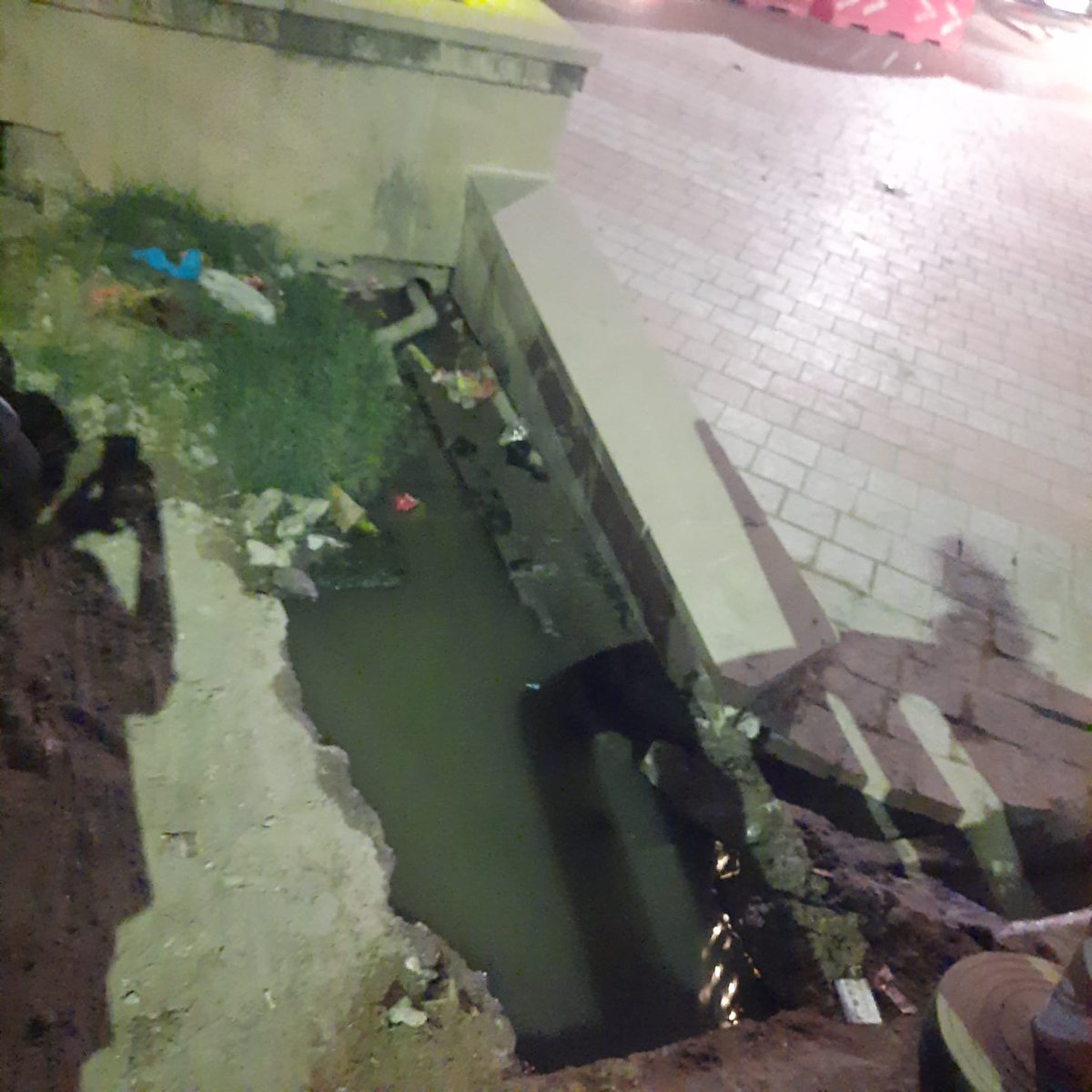 ASHSRI17's tweet photo. @CeoNoida Good evening sir!
A very foul smell is emanating from the stagnant water in the drain outside our society . Some pictures are attached for ready reference. Request advice concerned for prompt action please. 
Regards 
Ashish Srivastava
R/O ACE GOLFSHIRE SECTOR 150 NOIDA https://t.co/VpVbpUVRiF