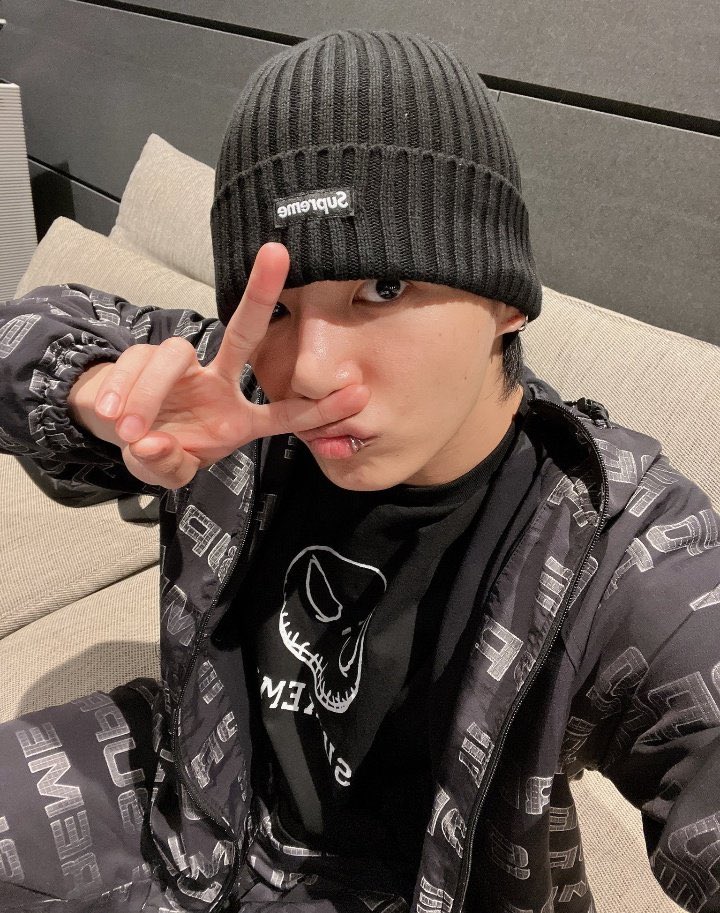 CookieJinkook's tweet photo. — Iniciar el día con actualización del Jikook es LO MEJOR de la vida, amo mucho 🐥🐰🩵 https://t.co/KCEszKodOF