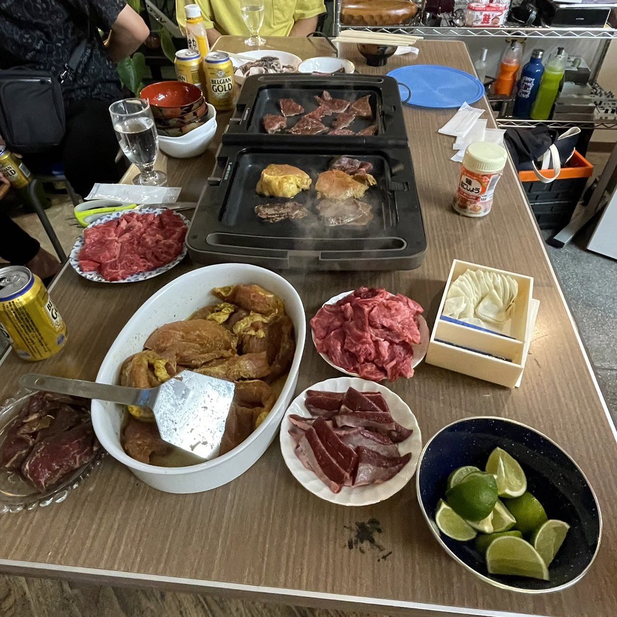 angkordining's tweet photo. 🌝第14回🇮🇳🇰🇷🇮🇩🇵🇪🇰🇭🇻🇳🇰🇭🇵🇪🇳🇵🇯🇵🇷🇴🇰🇭🇰🇭🇮🇹🇰🇭

今回は中秋の名月✖️満月
というサイコーの開運日でした

メニューはだいたい主人と相談するのですが　焼いちゃえ！🍖と😆カンボジア焼肉を中心にカレー生春巻きというラインナップでした
次回もぜひお楽しみに❤️

#満月会
#あやしい会
#フリーダム https://t.co/D3F5BQoBOm